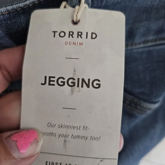 Torrid 3 button jegging skinny jeans 22R NWT - Picture 7 of 10
